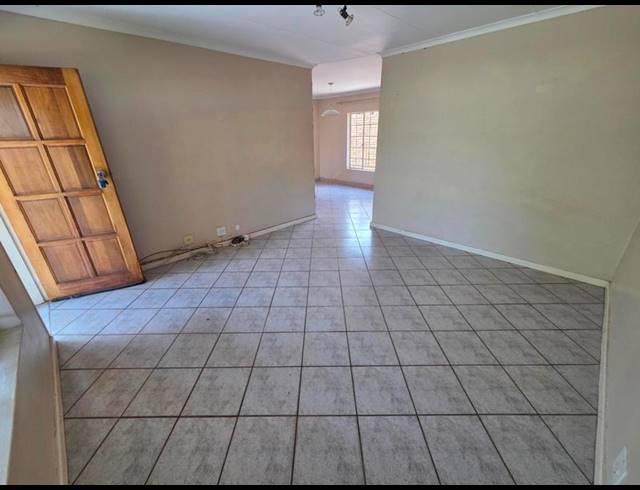 2 BEDROOM TOWNHOUSE FOR SALE IN WAPADRAND